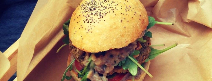 Flower Burger is one of Mangiare vegan a Milano.