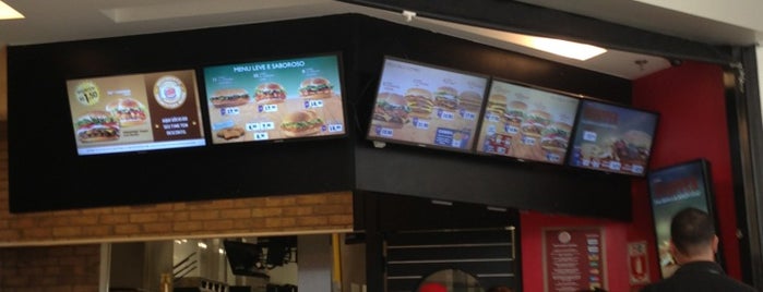 Burger King is one of สถานที่ที่ Steinway ถูกใจ.