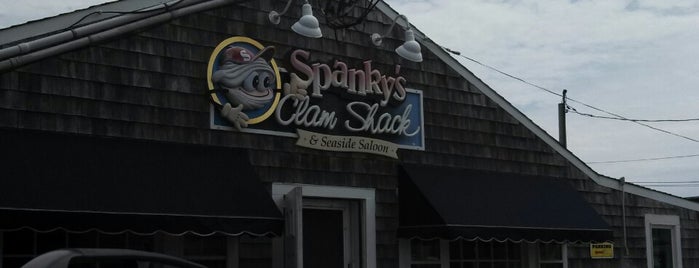Spanky's Clam Shack is one of Locais curtidos por Roland.