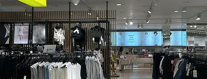 H&M is one of Places That i Just Browsed; But I Want To Go in.