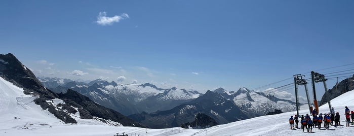 Hintertuxer Gletscher is one of Phat’s Liked Places.