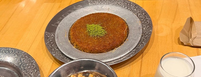 Beyzade Kahvaltı & Künefe is one of Gittiğim Mekanlar.