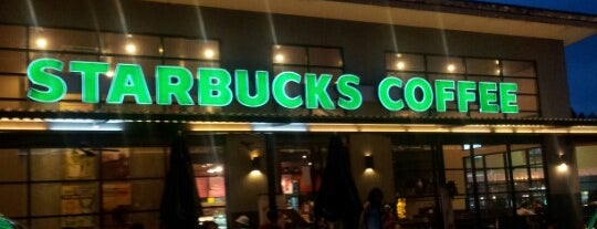 Starbucks is one of สถานที่ที่ Satrio ถูกใจ.