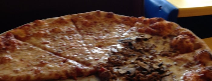 Johnny's New York Style Pizza is one of Marjorie : понравившиеся места.