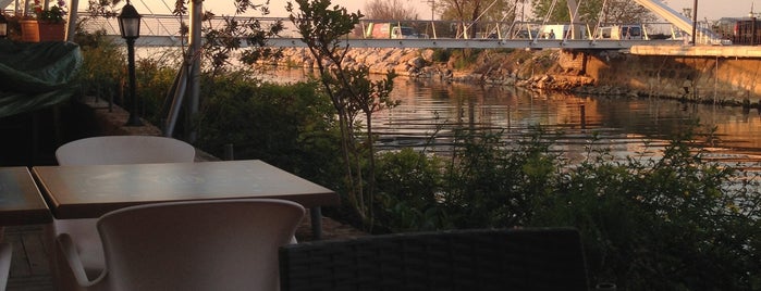 Karaca Cafe & Restaurant is one of A local’s guide: 48 hours in Yalova.