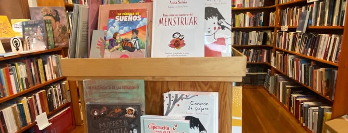 U-Tópicas: Librería y galería de mujeres is one of Cdmx.