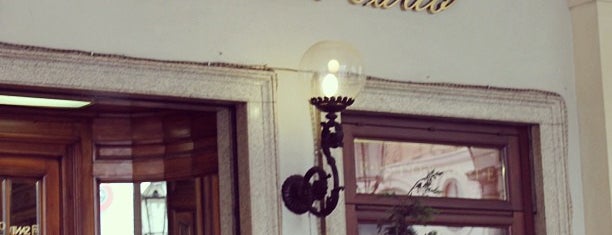 Caffè San Carlo is one of สถานที่ที่ Mihaylo ถูกใจ.