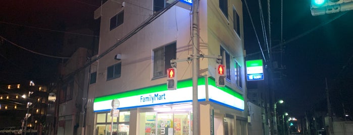 ファミリーマート 目黒中央町店 is one of 世田谷区目黒区コンビニ.