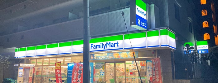 ファミリーマート 柿生駅北口店 is one of 柿生駅 | おきゃくやマップ.