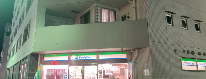 ファミリーマート 喜多見駅北店 is one of 世田谷区目黒区コンビニ.