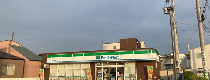 ファミリーマート 天神森橋店 is one of 世田谷区目黒区コンビニ.