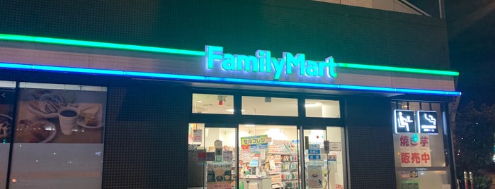 FamilyMart is one of 世田谷区目黒区コンビニ.