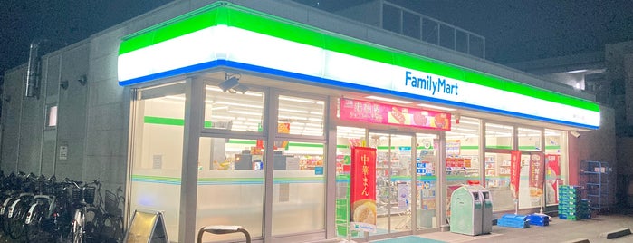 FamilyMart is one of よく行くとこ.