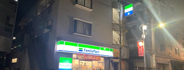 FamilyMart is one of 世田谷区目黒区コンビニ.