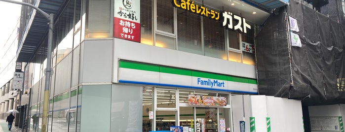 FamilyMart is one of 渋谷コンビニ.