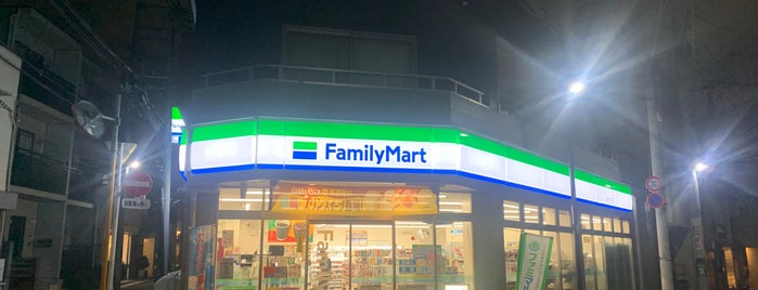ファミリーマート 幡ヶ谷本町店 is one of 渋谷、新宿コンビニ.