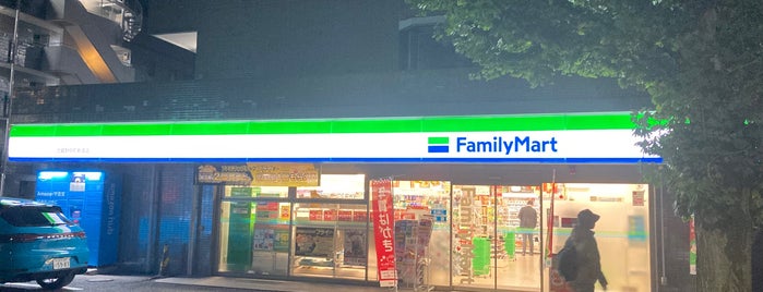 FamilyMart is one of 過去チェックイン2.