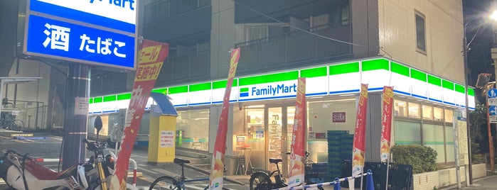 ファミリーマート 牛込柳町駅前店 is one of 渋谷、新宿コンビニ.