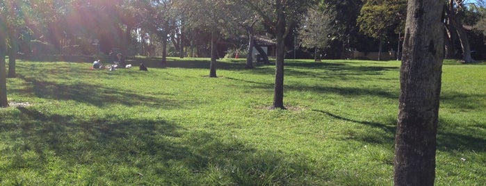 Victoria Park is one of Locais salvos de Joshua.