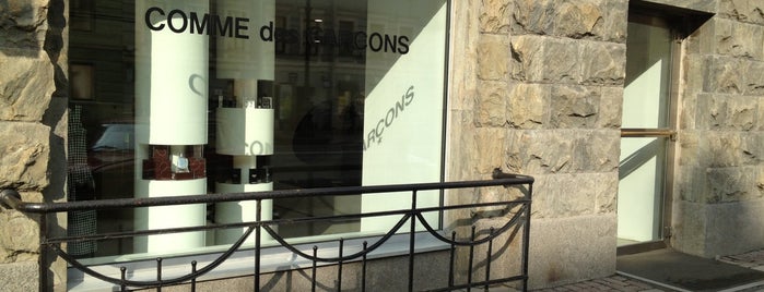 Comme Des Garçons is one of Tempat yang Disimpan TaCA$Hi.