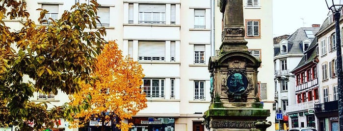 Place du Vieux Marché aux Vins is one of Lugares favoritos de Jack.