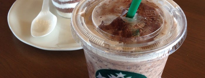 Starbucks is one of Lugares favoritos de Kenneth.