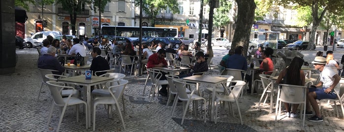 Cartola Esplanada Bar is one of Must-visit Nightlife Spots in Coimbra.