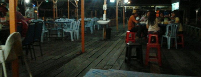 Restoran Terapung Bujang Firefly is one of JB.