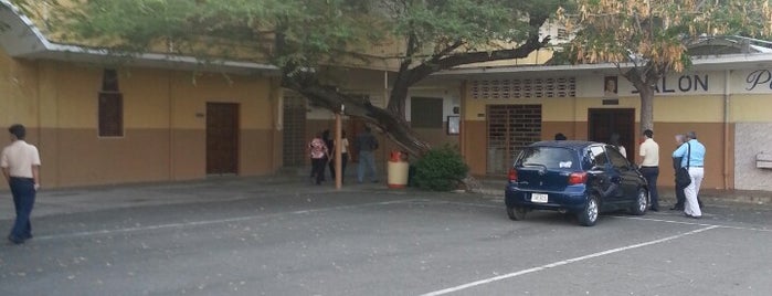 Colegio Pío XII is one of Frecuentados.