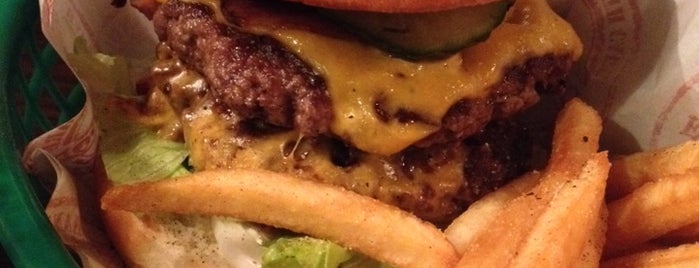 Flippin' Burgers is one of K.'ın Beğendiği Mekanlar.