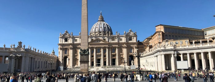 Obelisco Vaticano is one of Cansuさんのお気に入りスポット.