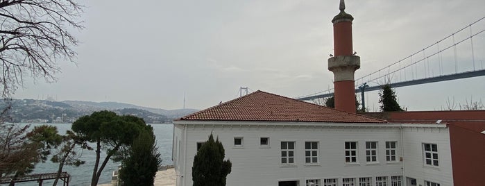 Defterdar İbrahim Paşa Camii is one of Arnavutköy-kurucesme.