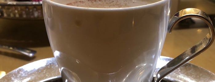 Orangery Café Trottoir is one of Posti che sono piaciuti a Fawaz.
