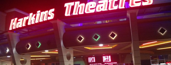 Harkins Theatres Arrowhead Fountains 18 is one of Heatherさんのお気に入りスポット.
