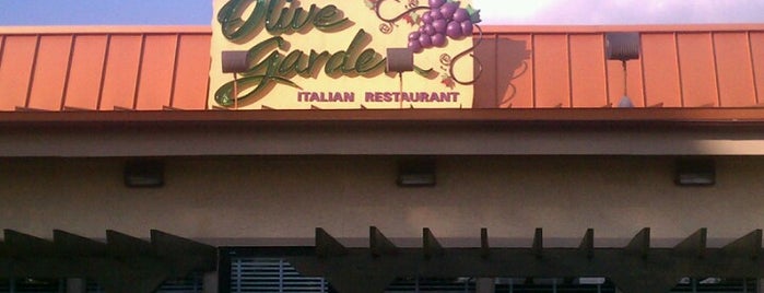 Olive Garden is one of Derrick’s Liked Places.