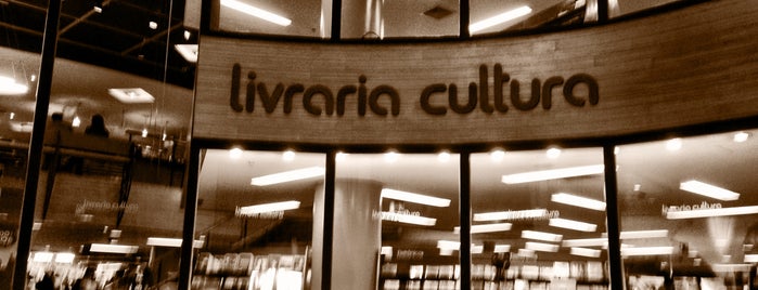 Livraria Cultura is one of Lugares favoritos de Rogério.