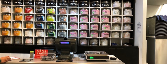 Teavana is one of Rogeさんのお気に入りスポット.