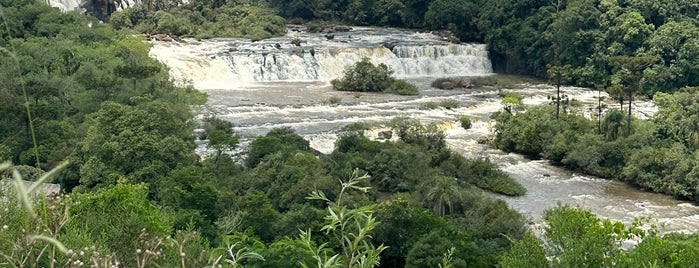 Quedas is one of สถานที่ที่ Paula ถูกใจ.