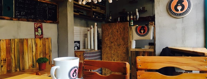 Aya Coffee & Roastery is one of Lugares favoritos de Memet Can.