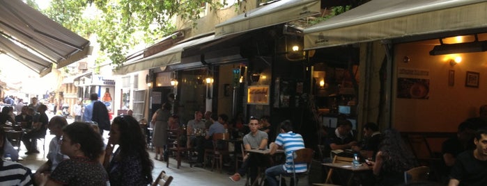 Yeşilçam Cafe is one of Tempat yang Disukai MüM 💎.