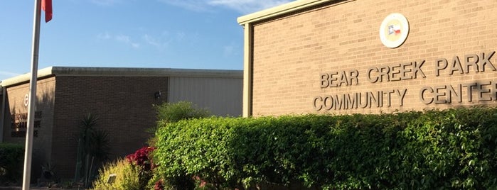 Bear Creek Community Center is one of Lugares favoritos de Dre.