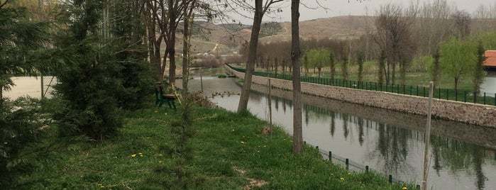 Gecek Thermal Villaları is one of Lugares favoritos de Yalçın.