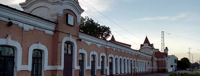 Ж/Д Вокзал Запорожье 2 is one of สถานที่ที่ Андрей ถูกใจ.
