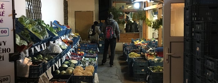 Ovoce a zelenina v průchodu is one of Prague Grocery Stores.