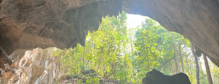 Tham Pha Thai National Park is one of Lampang.