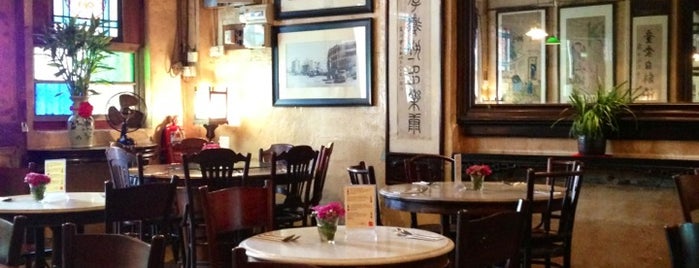 Old China Cafe is one of สถานที่ที่ Maureen ถูกใจ.