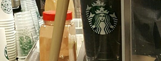 Starbucks is one of Locais curtidos por Shyloh.