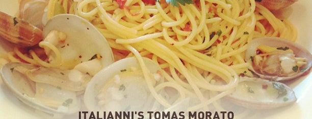 Italianni's is one of Locais curtidos por Peachy.