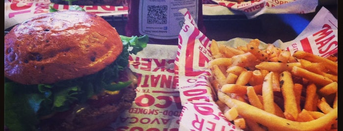 Smashburger is one of Locais salvos de Rodney.