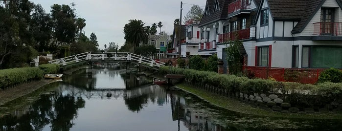 Venice Canals is one of Lieux qui ont plu à Christina.